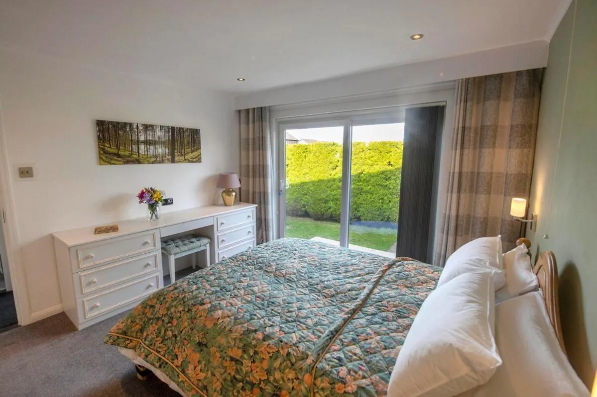 Beautiful Spacious House Airport Edinburg 0*,