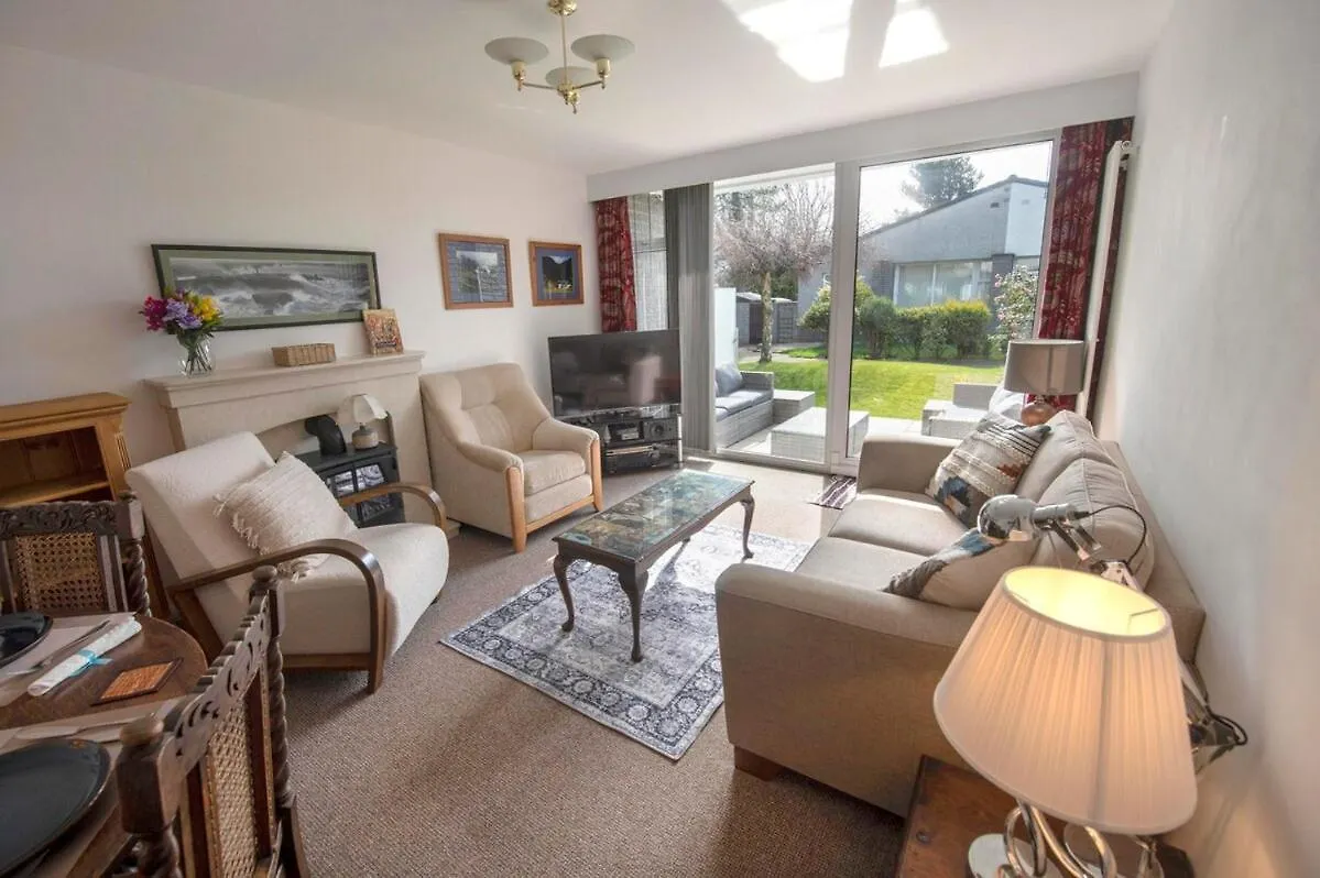 Beautiful Spacious House Airport Edinburg